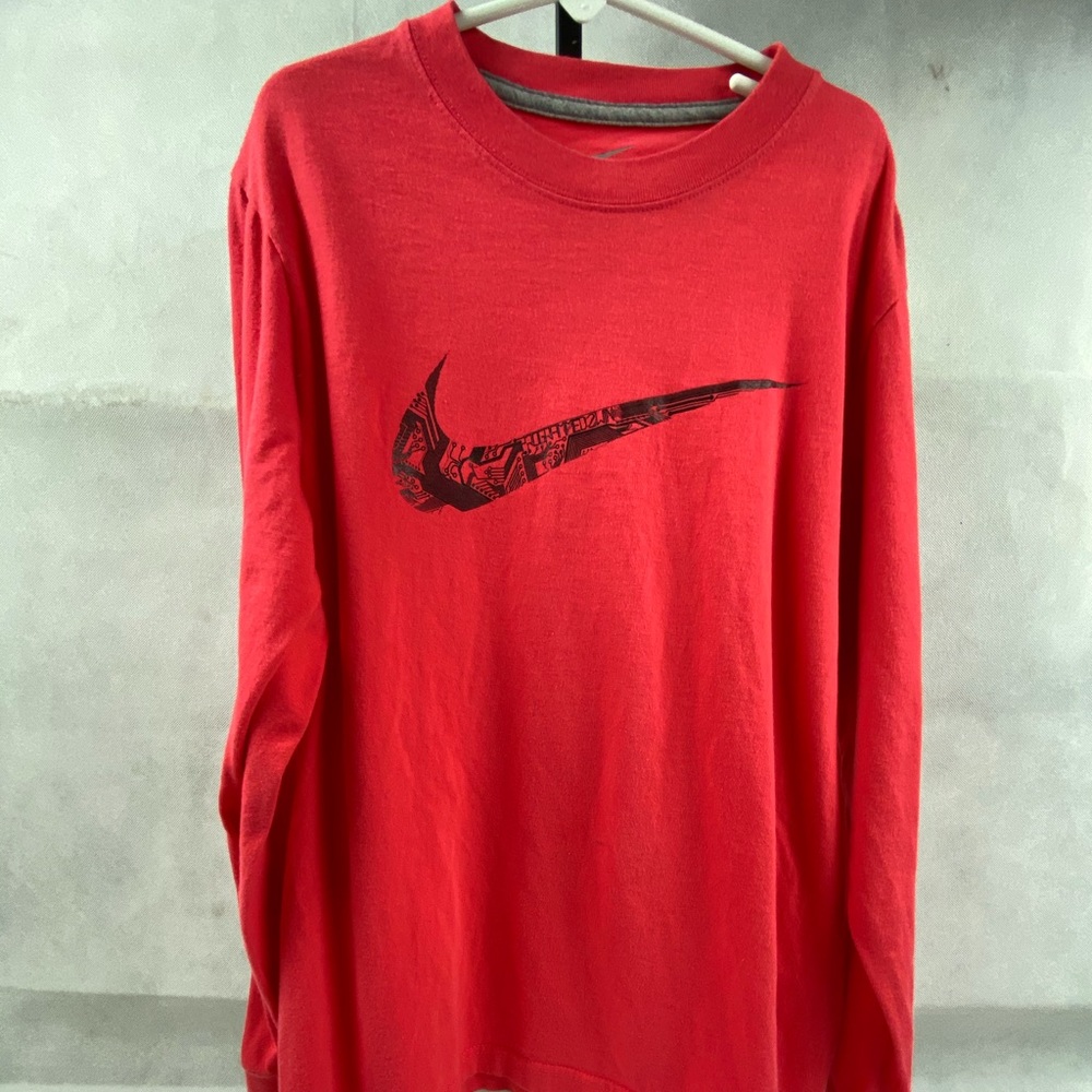 ✴️ Boy's Nike Long Sleeve Tee Sz. M ✴️